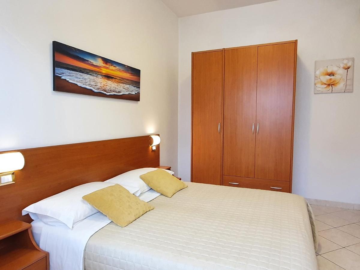 Residence Special Римини Экстерьер фото